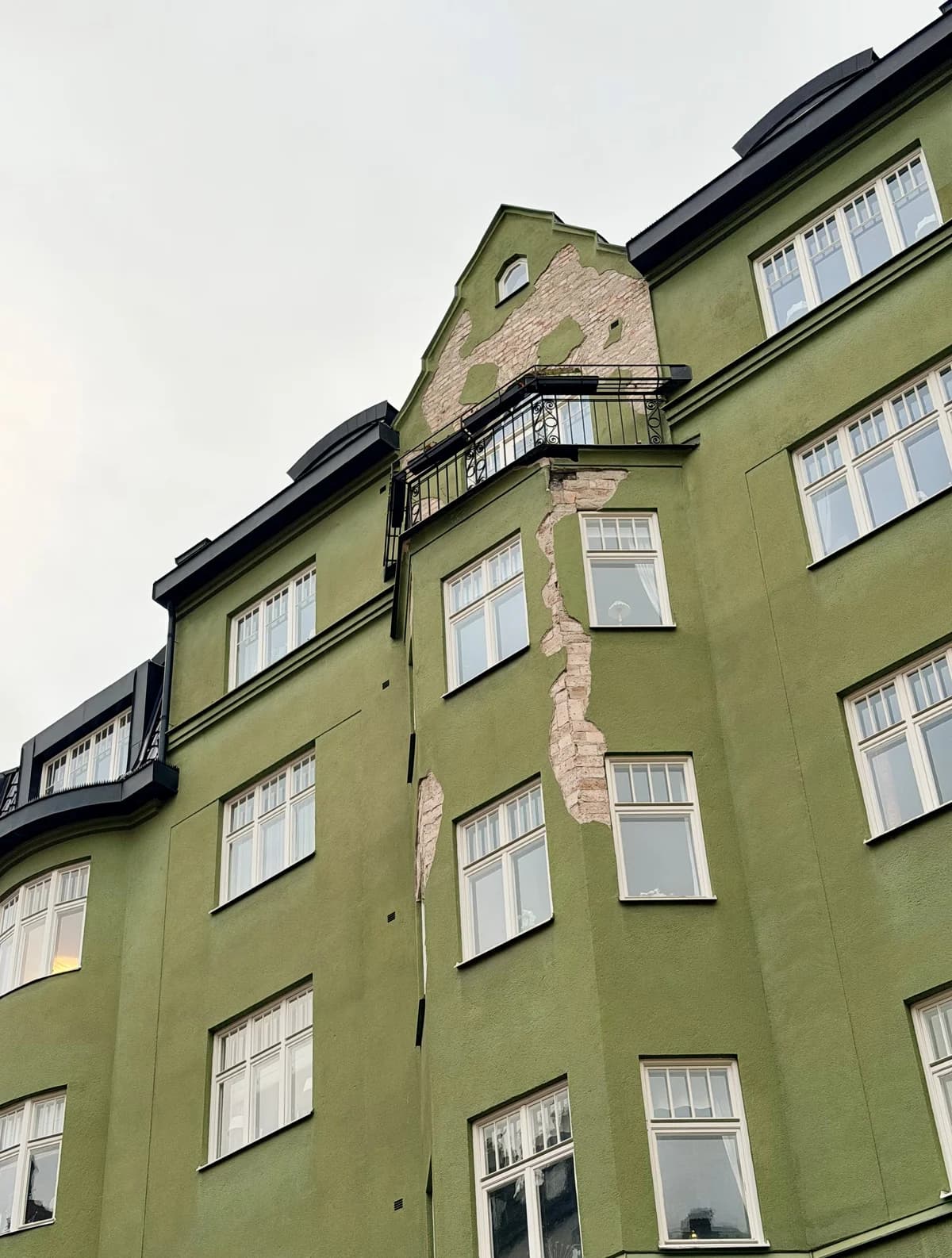 Grön fasad exemplifierar energioptimering